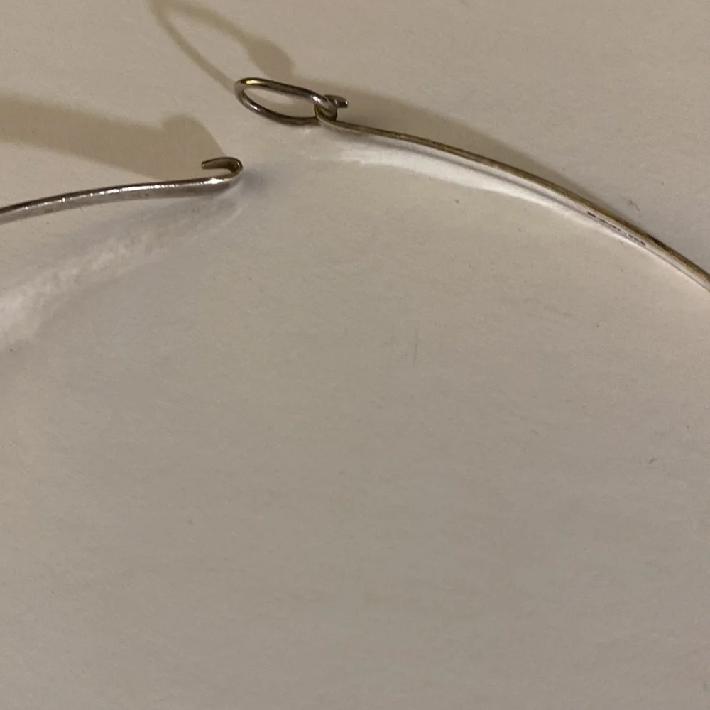 Sarda Sterling V neck choker - Picture 6 of 7